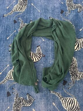 Elegant Dark Green Women's Scarf - Lightweight Everyday Wrap